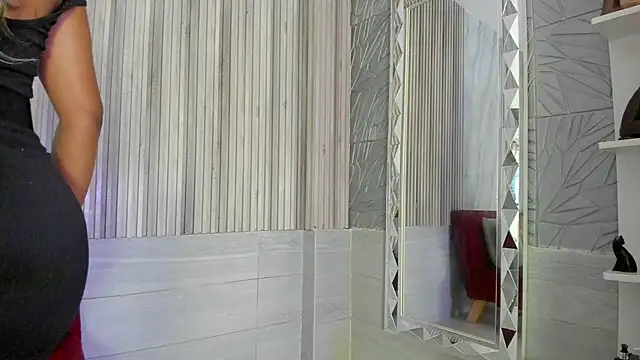 BriannaChelsea webcam