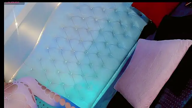 ManuelaKingsley webcam