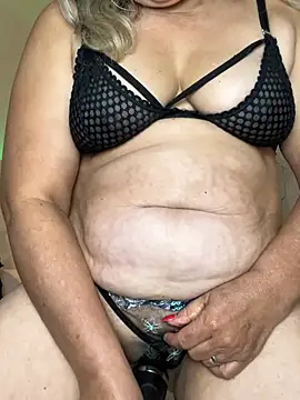 Lucy_Milf_474 webcam