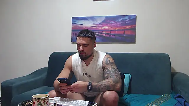 tiberius_hunk - Tiberius_hunk's free webcam