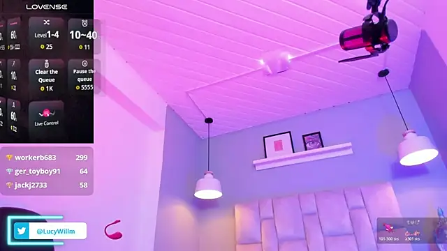 Lucy_Williiams webcam