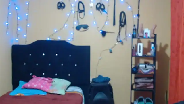 Violet_And_Smith webcam