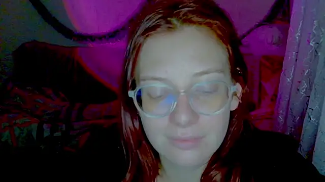 Lily_Ember webcam