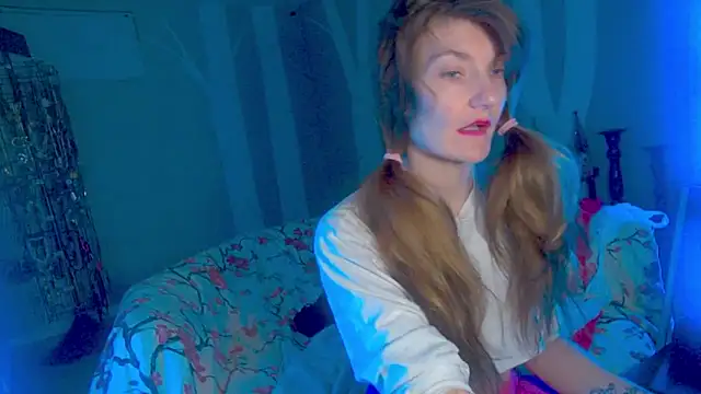 YourFavCanadianMILF webcam