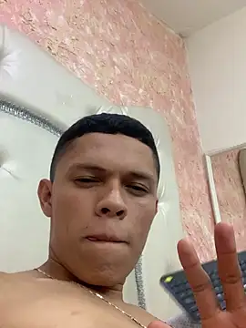 KarlyAndDavey webcam