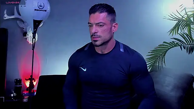 dennis_cox1 (Ask my age) - lamer biceps y escupir 1 min