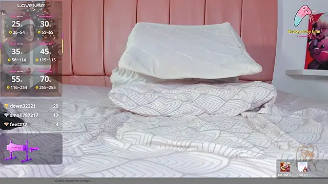 NahomiWalker_ webcam