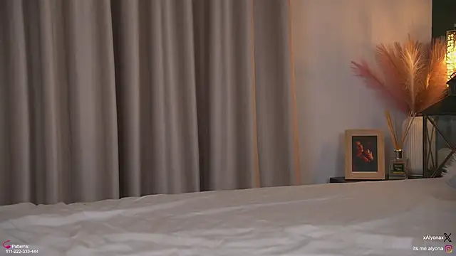 Alyonaqueen_ webcam
