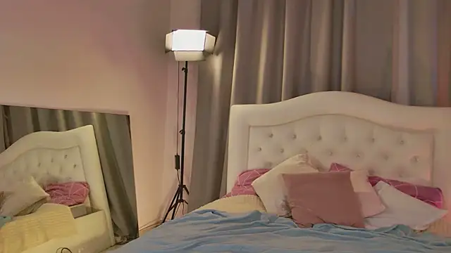 Mikka_Blush webcam