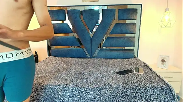 antonella_and_thiago - Antonella_And_Thiago's free webcam - UK Sex Cams