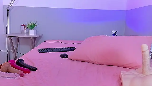 cutepetitee webcam