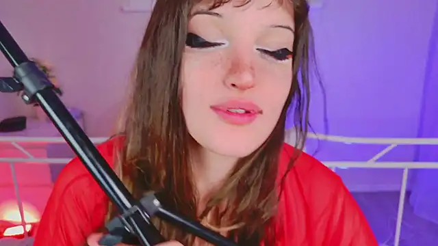 kamila_blush (F teen) - fuck pussy with dildo close