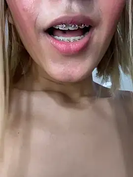 SweetBunnyGF's live cam