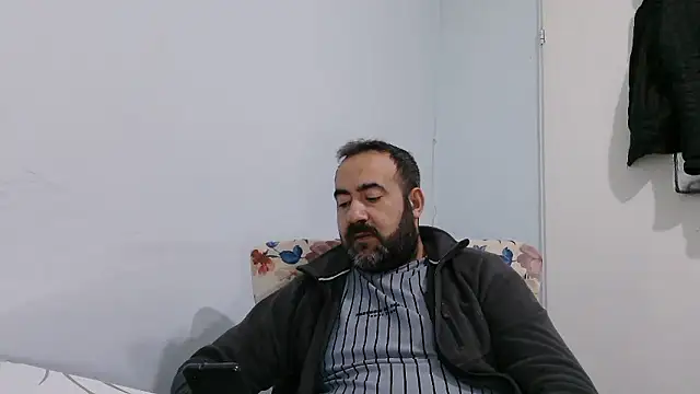 big_snakee (Ask my age) - Sperm isteyen var mı? :wanker: