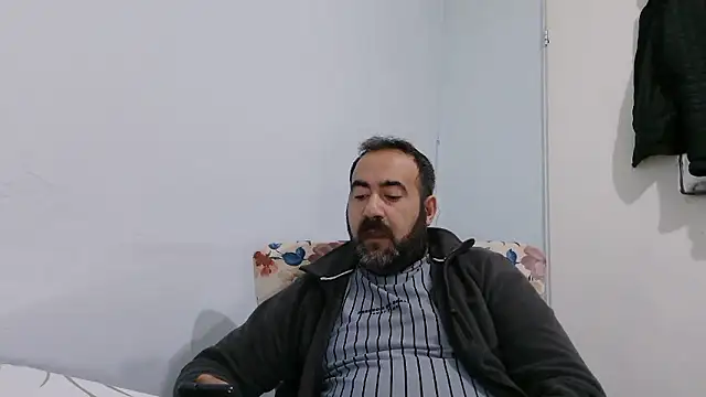 big_snakee (Ask my age) - Sperm isteyen var mı? :wanker: