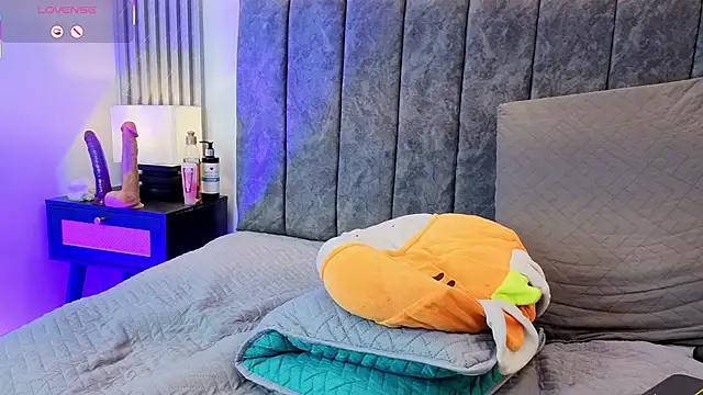 Ema_Stone65 webcam stripchat model stream image