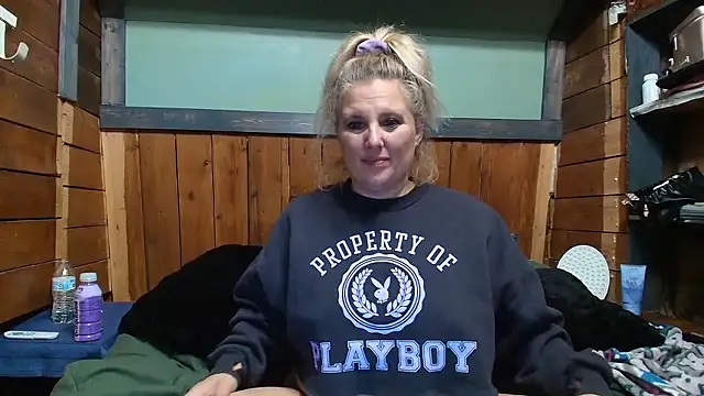 lisaxlovexxx's Stripchat show and profile