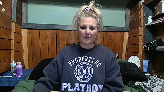 lisaxlovexxx's Stripchat show and profile