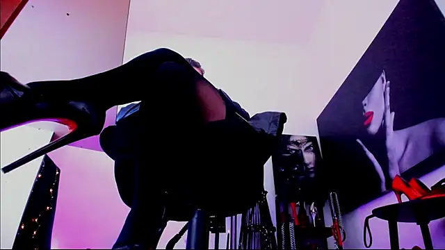 MistressDemisweet webcam