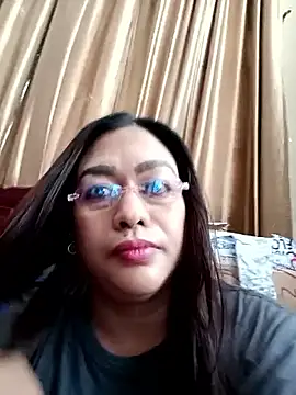 emmakantutera - EmmaKantutera's free webcam