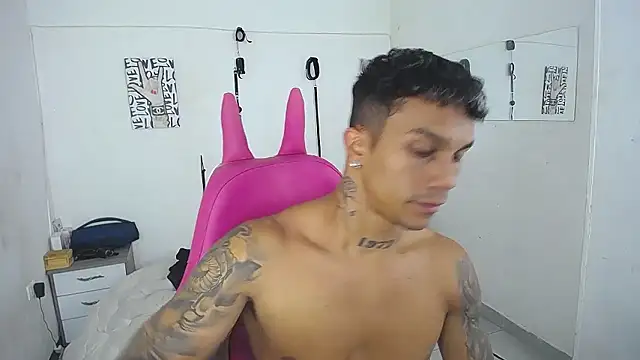 Leonard_Price webcam