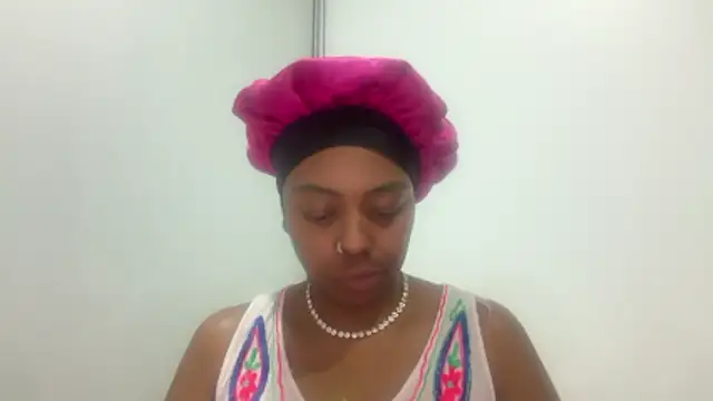 ChocolateCakeQueen webcam