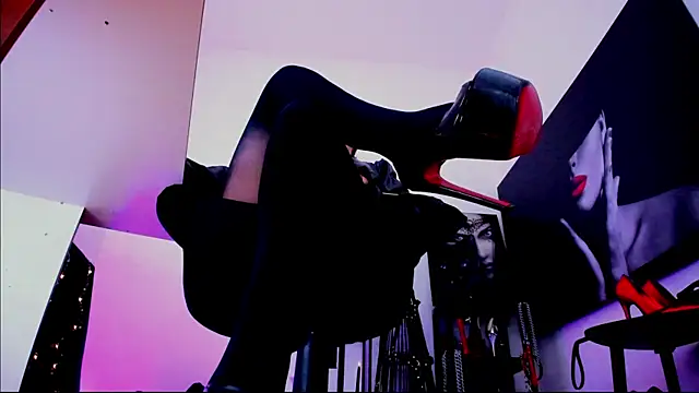 MistressDemisweet webcam