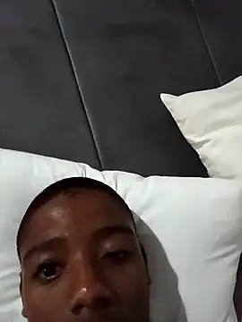 BLACK_BOTTOM03 webcam