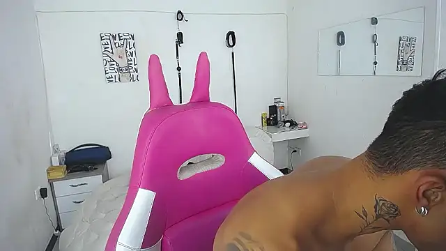 Leonard_Price webcam