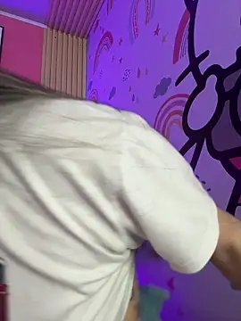 Webcam Model (Sophie_LS)  is live.Free join now!