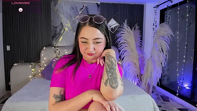 SarahCastro1_ webcam