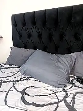 ThickPearlx23 webcam