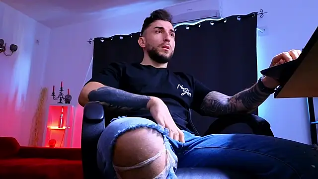 MightyAaron66 webcam