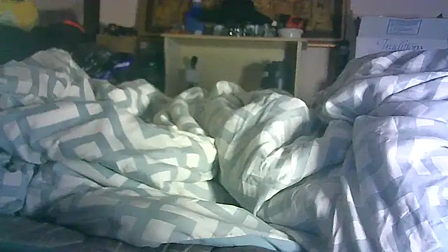 ON3YOULLN3VER_FIR3 webcam