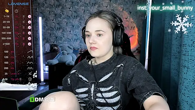 Your_small_bunny webcam