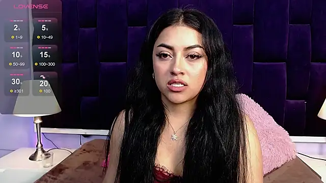 Zarah_Collins webcam