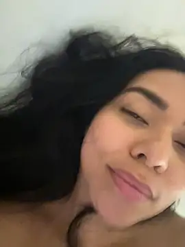 PetitLumiere Live Webcam on Stripchat