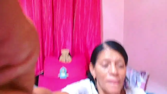 sluttyroxy - SLUTTYROXY's free webcam - UK Sex Cams