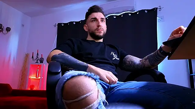 MightyAaron66 webcam