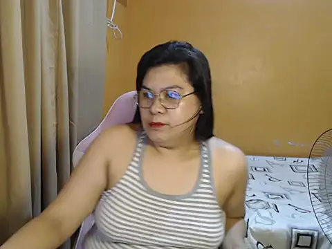 ur_hotsexymaria webcam