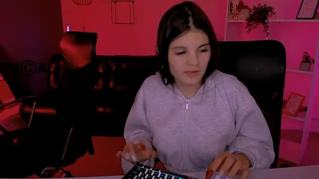 lizzie_boom_ live cam screenshot females on Token.Show — Token Tipping & Live Cams