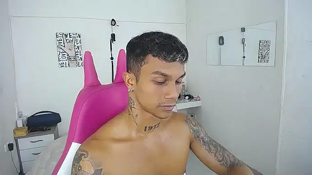 Leonard_Price webcam