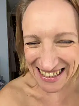 Webcam Model (UmaTruewoman)  is live.Free join now!