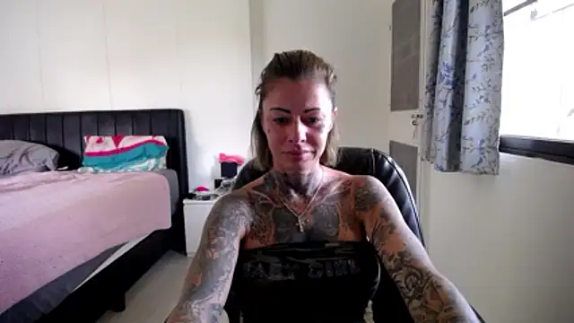 SarahDaniels33 webcam