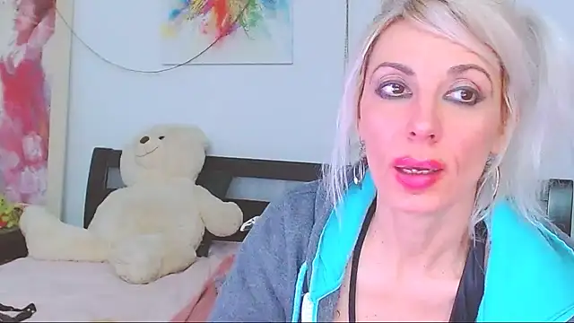 honeylara - HoneyLara's free webcam - UK Sex Cams