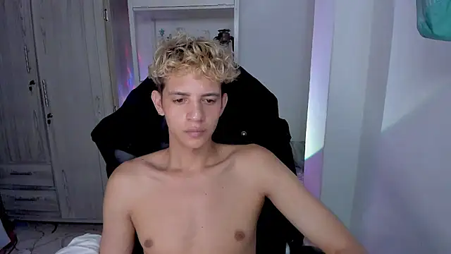 tylernova - Tylernova's free webcam - UK Sex Cams