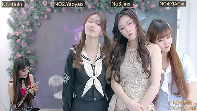 美女DogdogSM在线直播