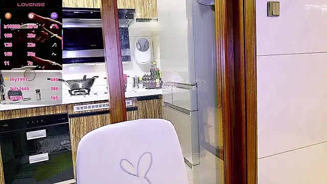 美女nuannuan_baobei在线直播