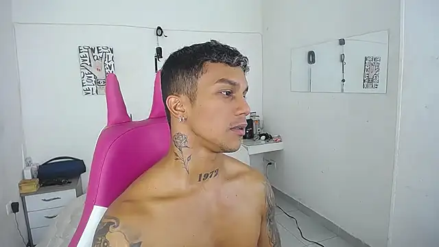 Leonard_Price webcam