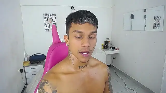 Leonard_Price webcam